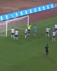  佛罗伦萨客场逼平领头羊  