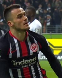  莱比锡主帅战术失误遭媒体炮轰  