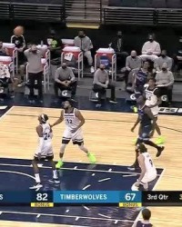  莫兰特暴力扣篮引爆灰熊主场  