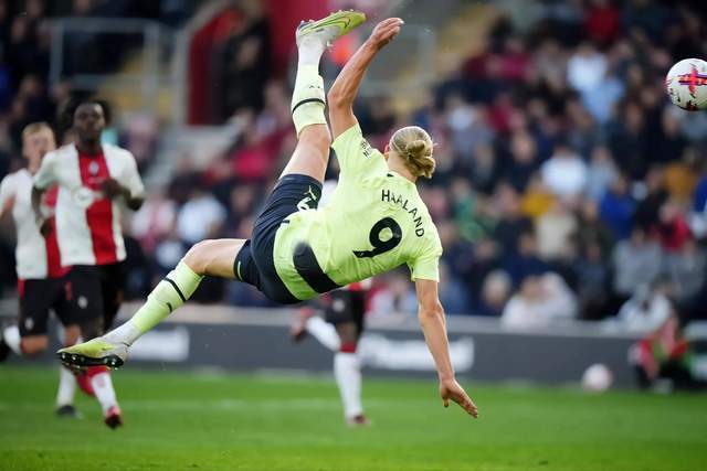  曼城旧将反戈一击，助弱旅终结蓝月不败  