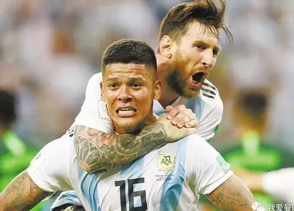  曼联轮换阵容爆冷输球，青木球王低迷遭批评  