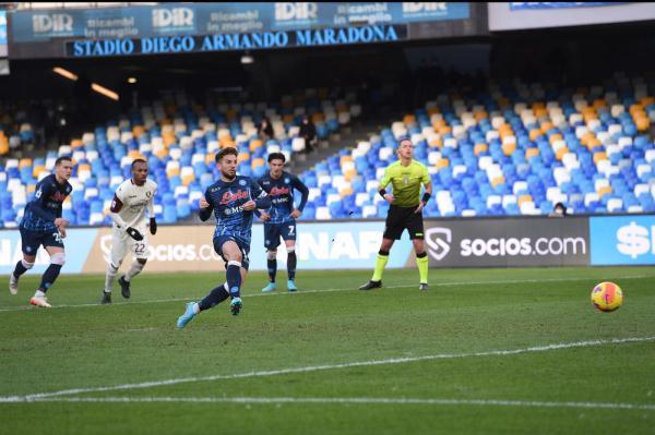  萨勒尼塔纳换帅后终迎联赛首胜  