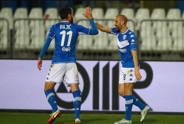  布雷斯特门将神勇发挥，零封对手守住胜果